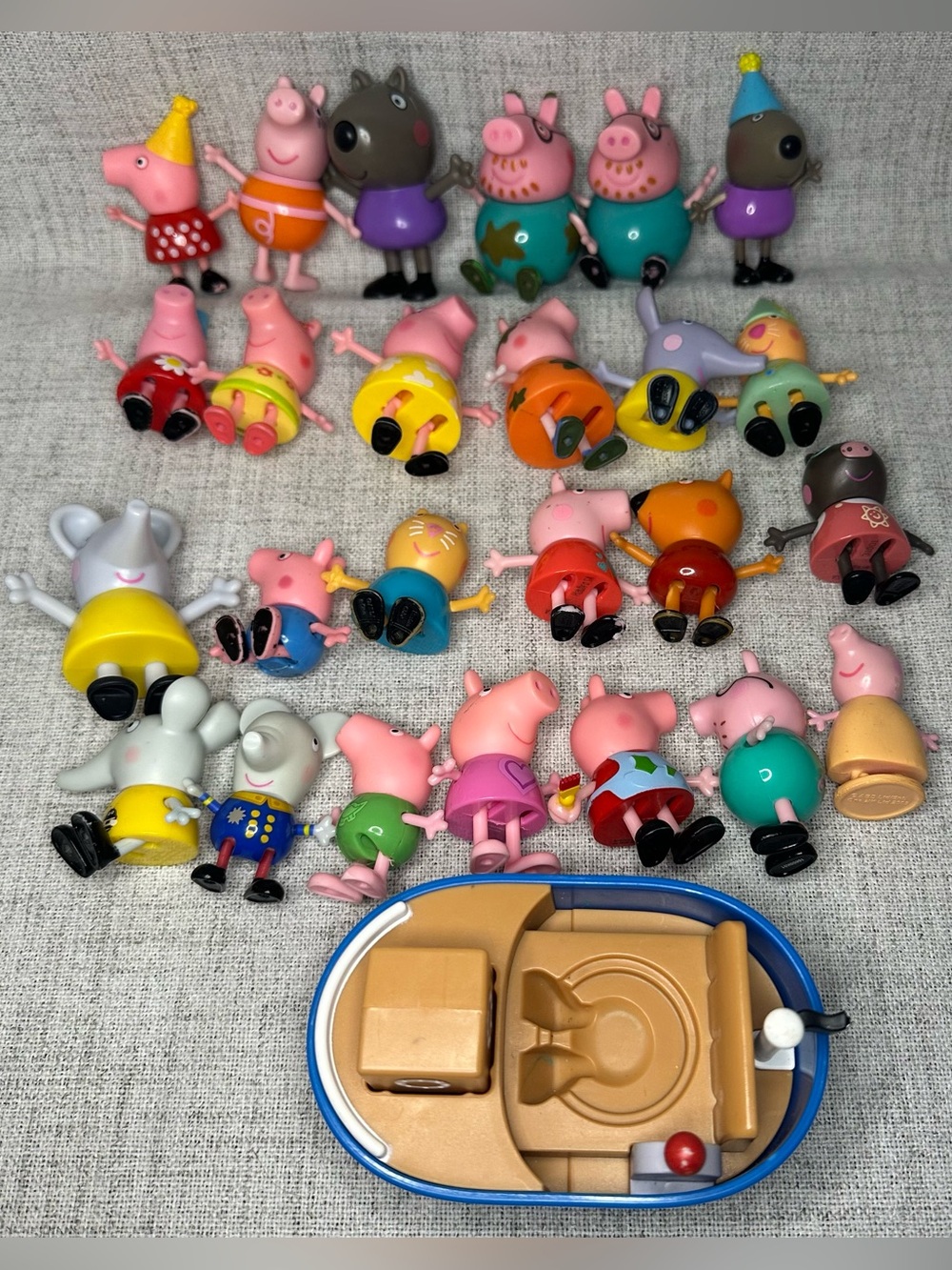 Peppa Pig character lot 26 pieces